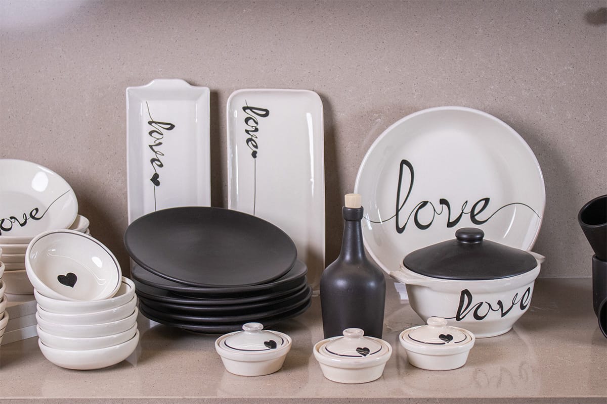 ๐ Cuore | Servizio da tavola in ceramica artigianale โ 42 pezzi