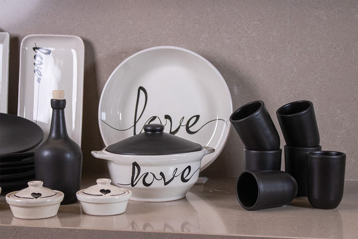 💖 Cuore | Servizio da tavola in ceramica artigianale – 42 pezzi